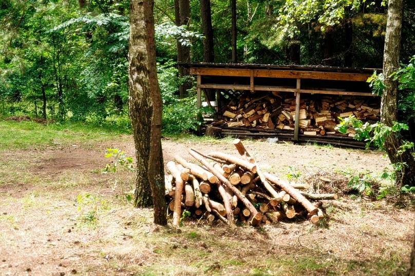 Czarne gm. Filipów, Dom 97 m2 nad jeziorem, działka zalesiona z plażą i pomostem